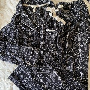 Soma cool nights pajama set Top Sz XL and bottoms Sz Large.